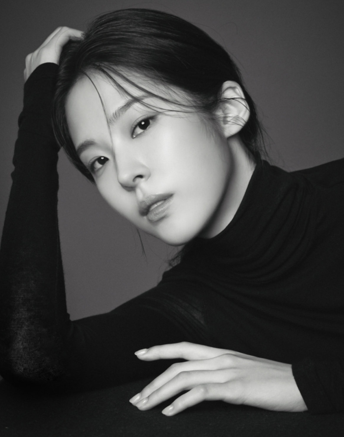 서은수 프로필 흑백 화보