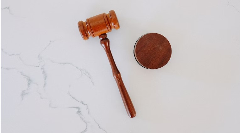 변호사를-상징하는-사진