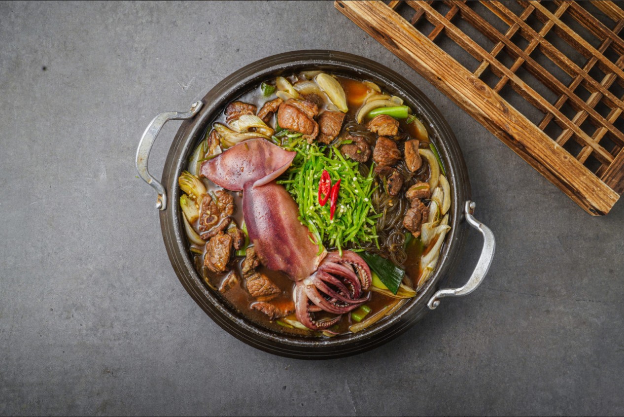 을지로 맛집 추천 ❘ 오징어불갈비찜의 매력과 재방문율 높은 이유