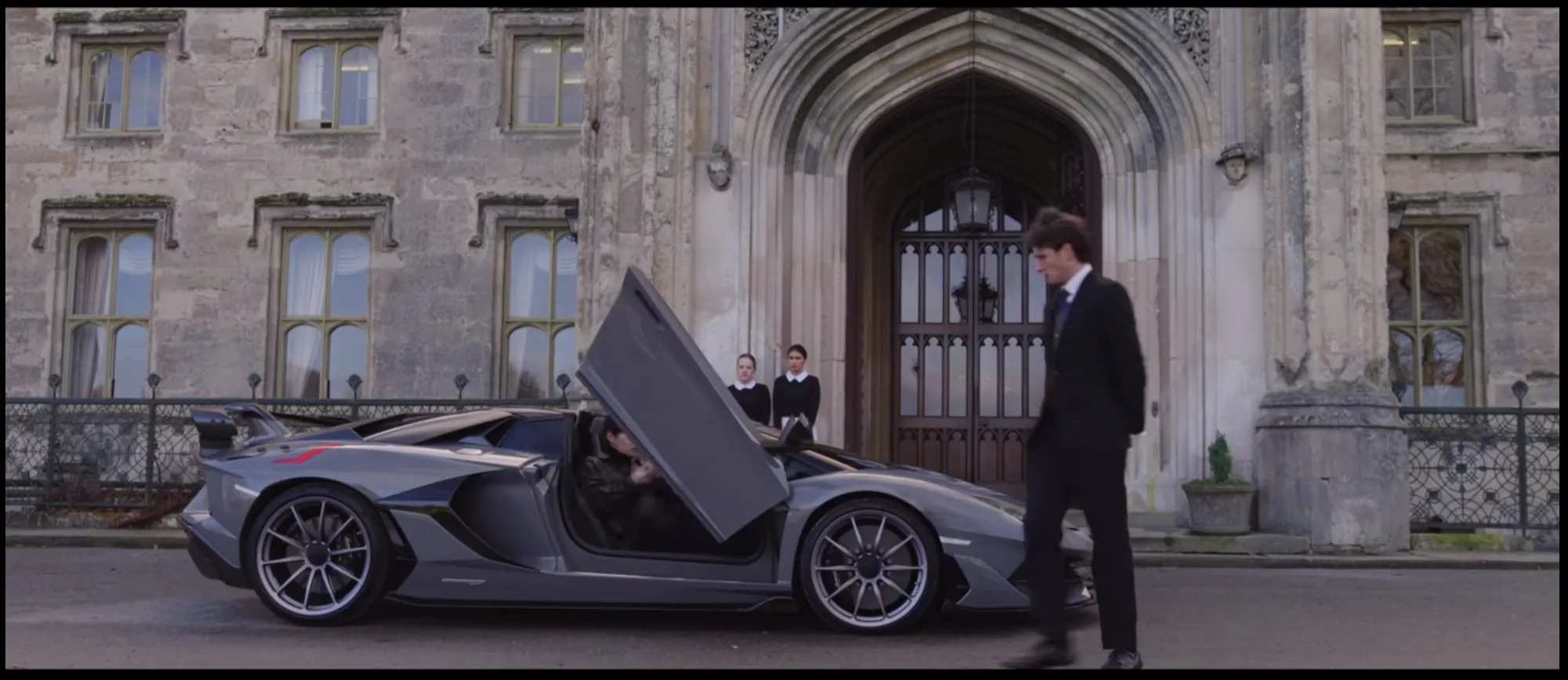 킹더랜드-영국-구원-저택-람보르기니