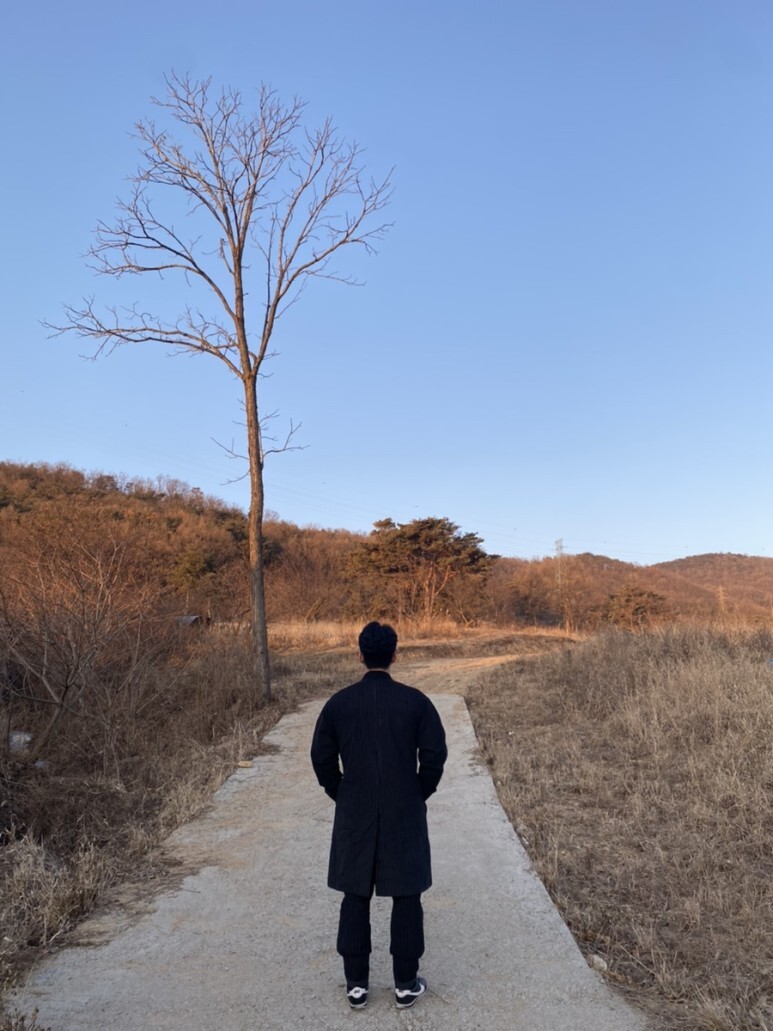 데일리룩[오뭘입]서울빔 두루마기코트 두루마기패션 한복정장 한복수트 배정남한복패션 한복패션 두루마기정장 두루마기수트 한복간지 배정남패션 한복코디 한복스타일 나이키코르테즈 OOTD