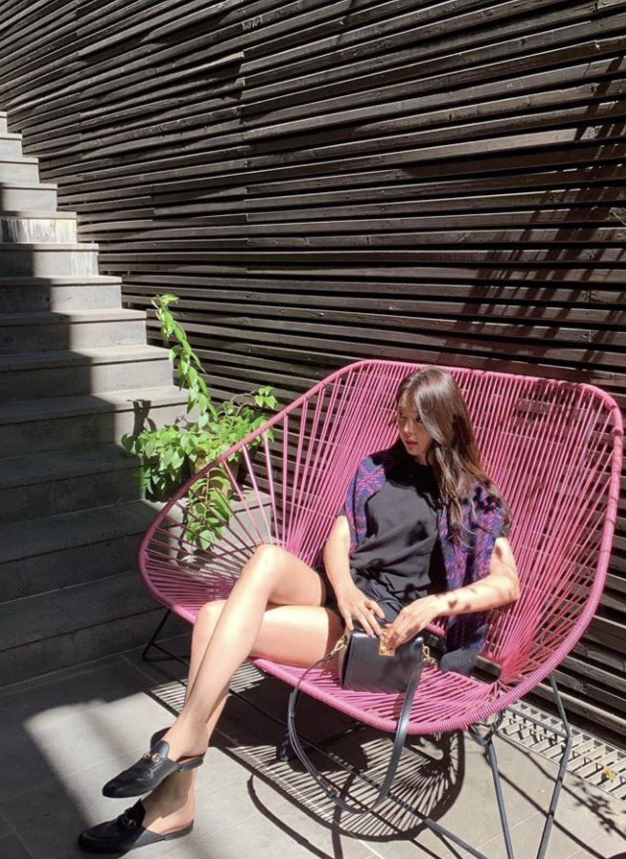 엄현경 일상 각선미