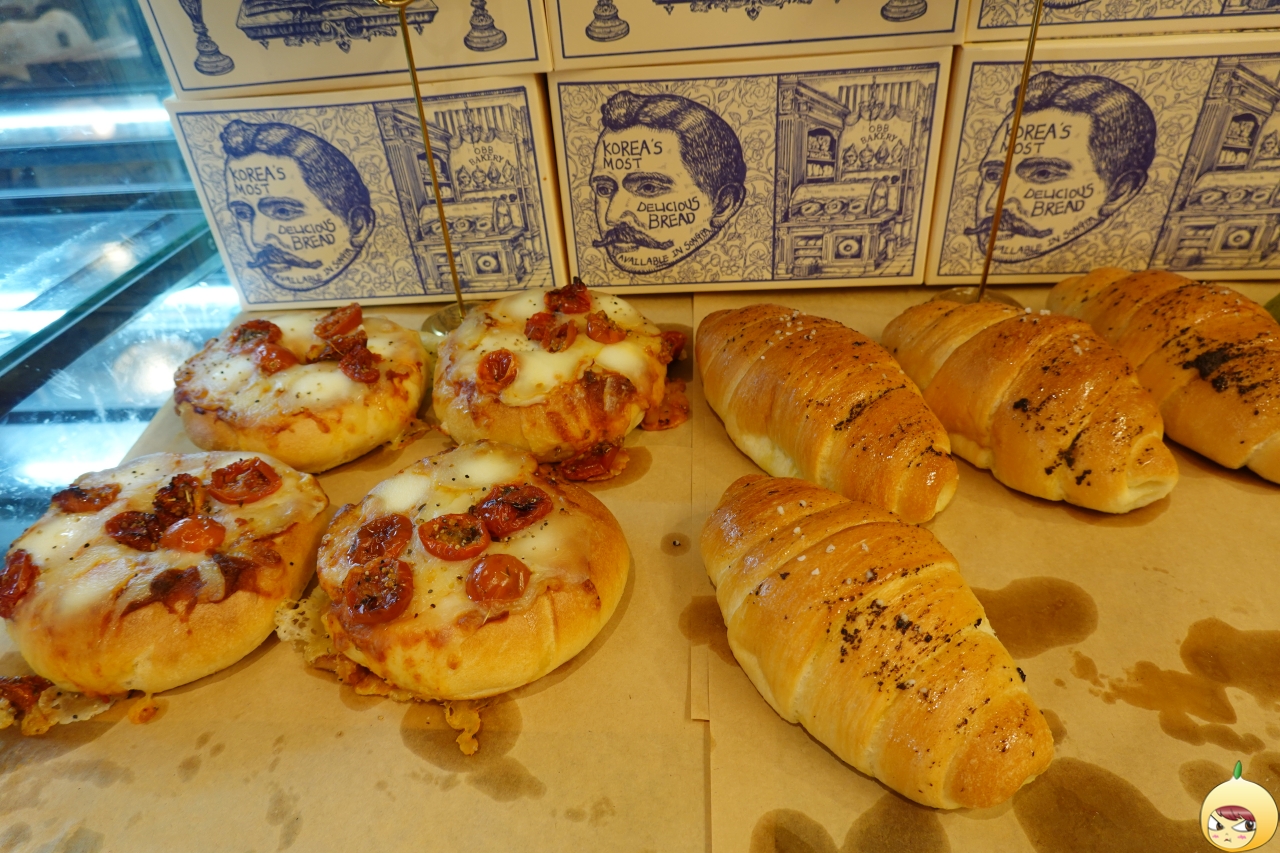 토마토 모짜렐라 베이글 & 트러플 소금빵