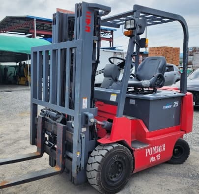 지게차운전기능사 필기 합격 기원을 위한 지게차 사진