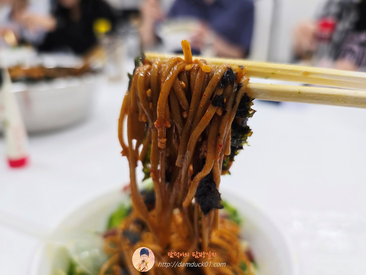 육회비빔밥, 메밀 비빔국수