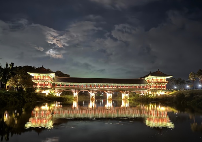 alt="경주월정교야경"