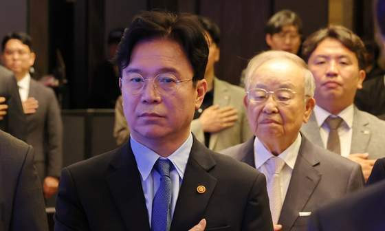긴급조정권이란?: 삼성전자 총파업 D-5, 정부의 &lsquo;긴급조정권&rsquo; 카드 꺼내드나? 과거 사례와 경제적 파급력 완벽 분석