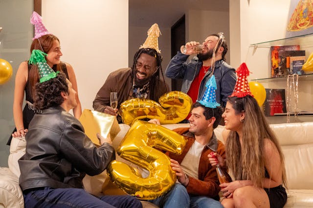 장난치며 도망다니는 꿈, 친구들과 함께 장난치는 꿈 해몽