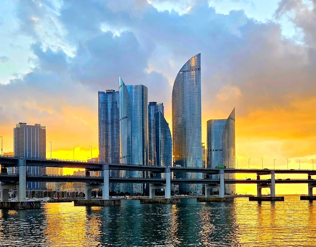 해운대해수욕장 일출