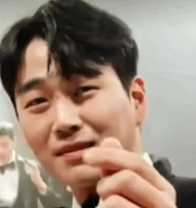 황영웅-턱시도-사진