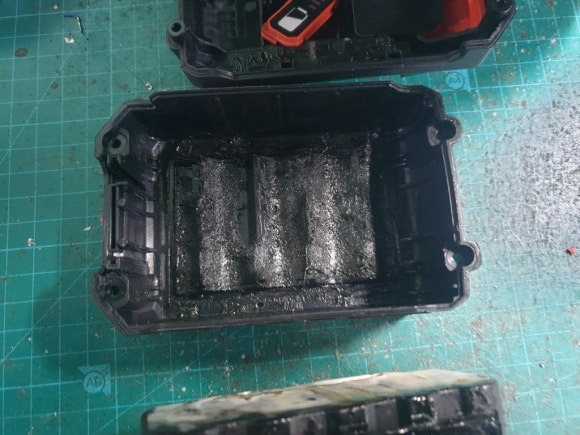Flex 18V 5A 배터리 내부 케이스 바닥