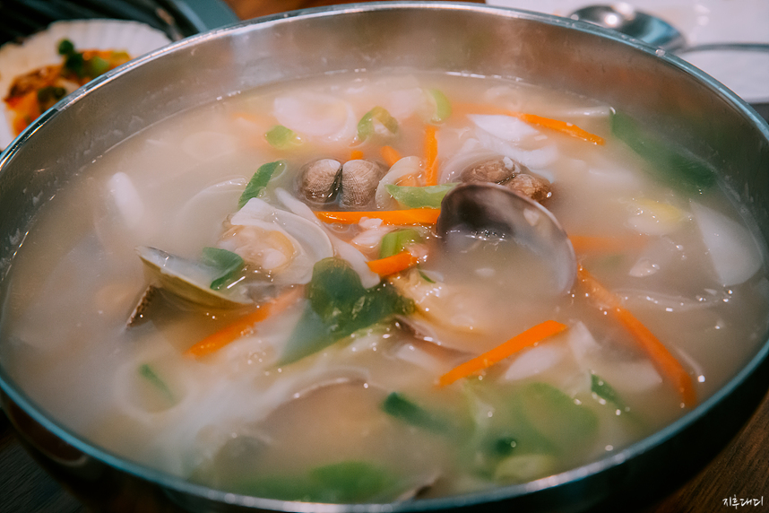 태안 소원면 신두리 식당