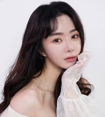 겨울의 화려함을 뽐내는 겨울 화장메이크업 하는 방법