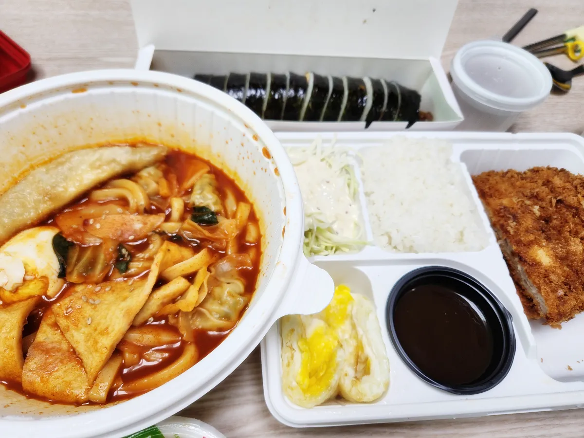 김가네-점심-메뉴-볶음우동-김밥-돈까스