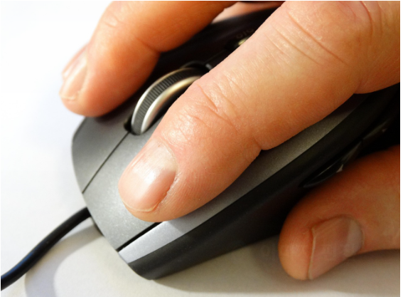 고급 디스플레이 설정에서 새로 고침 빈도를 가장 높은 주사율로 변경하는 화면