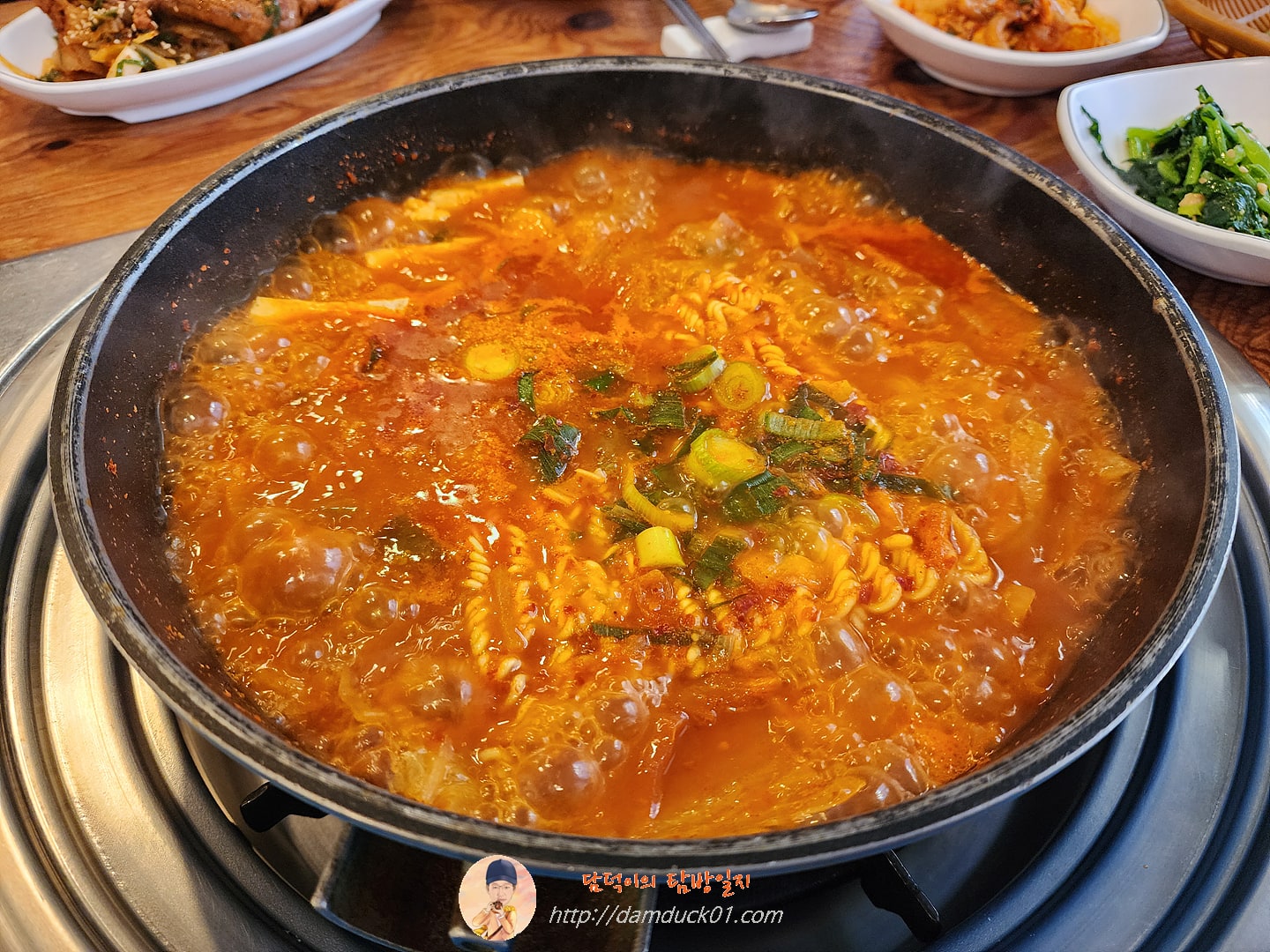 양푼이 김치찌개, 제육볶음