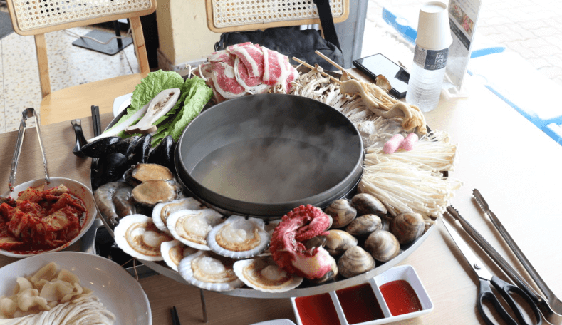 생방송오늘저녁 꽃쟁반칼국수 오이도 칼국수 맛집