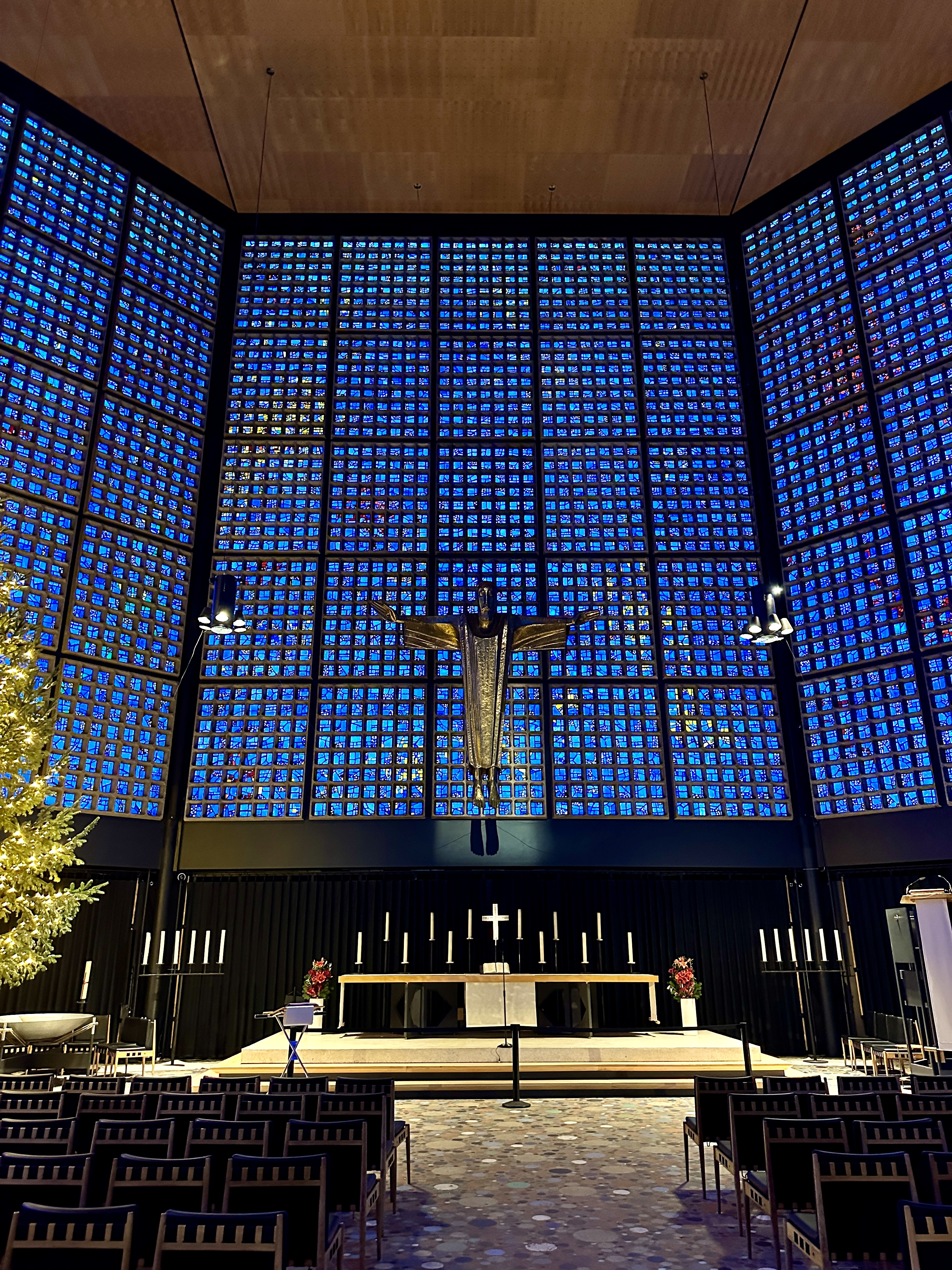 카이저 빌헬름 기념 교회 스테인드글라스