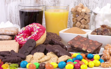 캔디, 음료 등 설탕이 많이 들어간 가공 식품