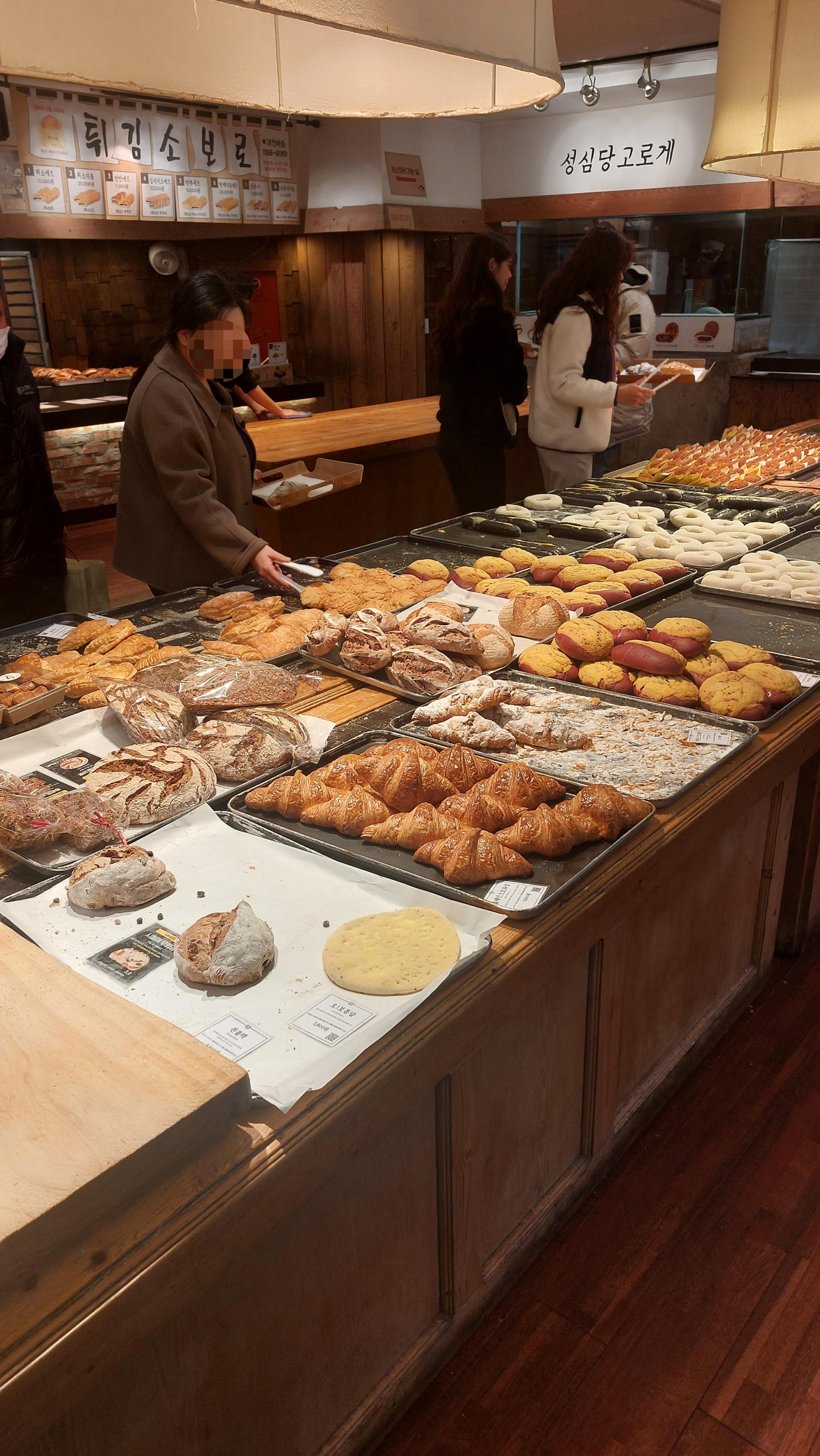 여기는 성심당 평일 밤 8시 반일때 사진