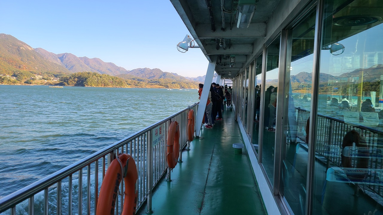 청풍나루 유람선