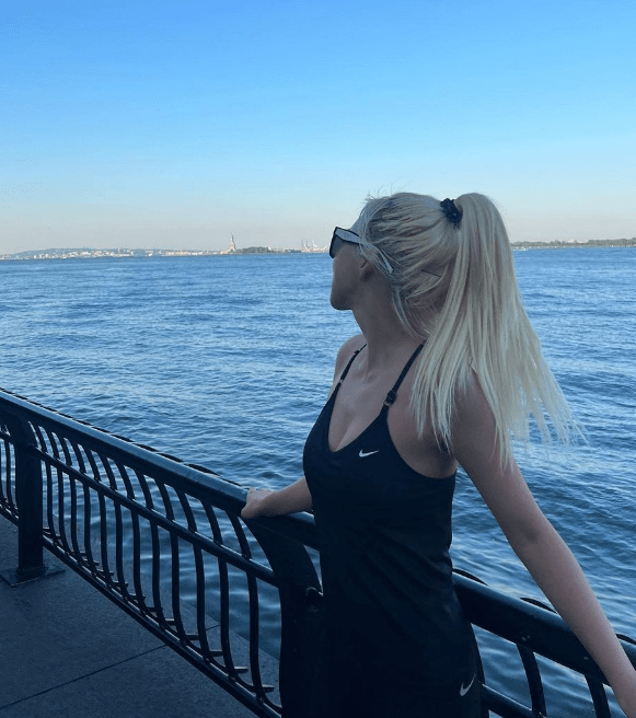 굴착기 앰배서더 아이돌