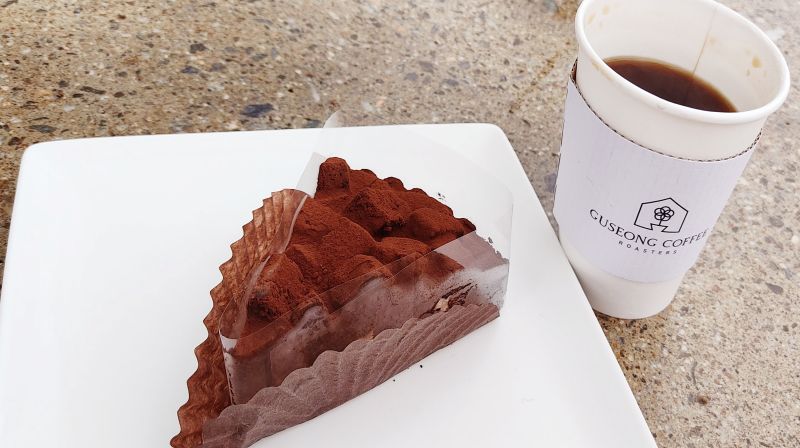 미루가 먹었던 케이크와 아메리카노