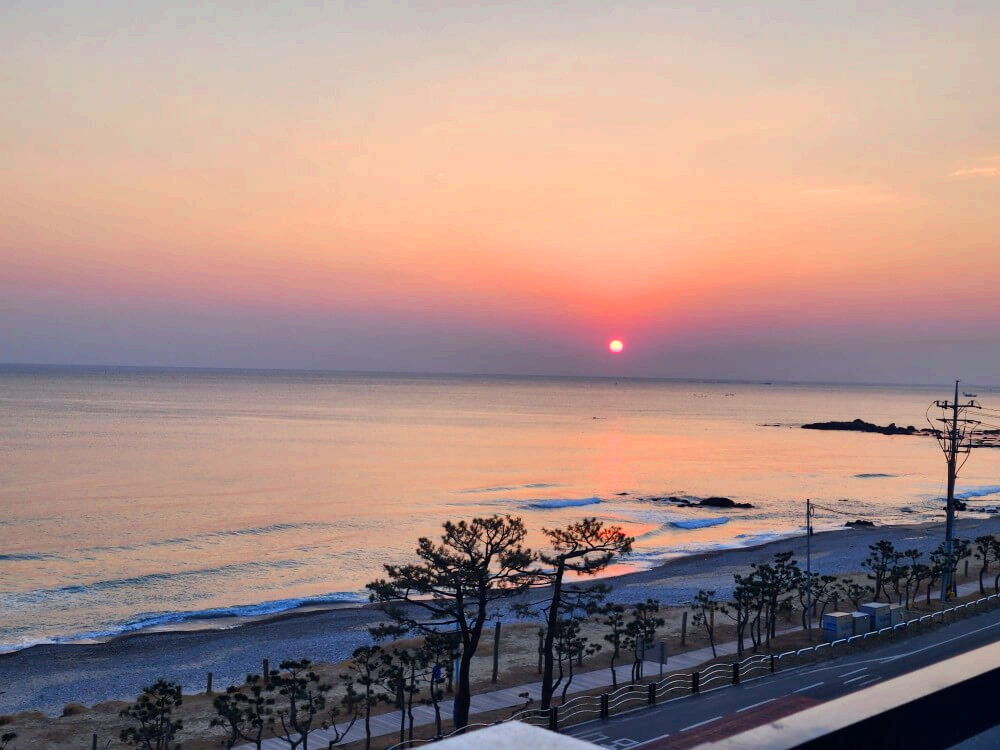 옥상에서 보는 일출