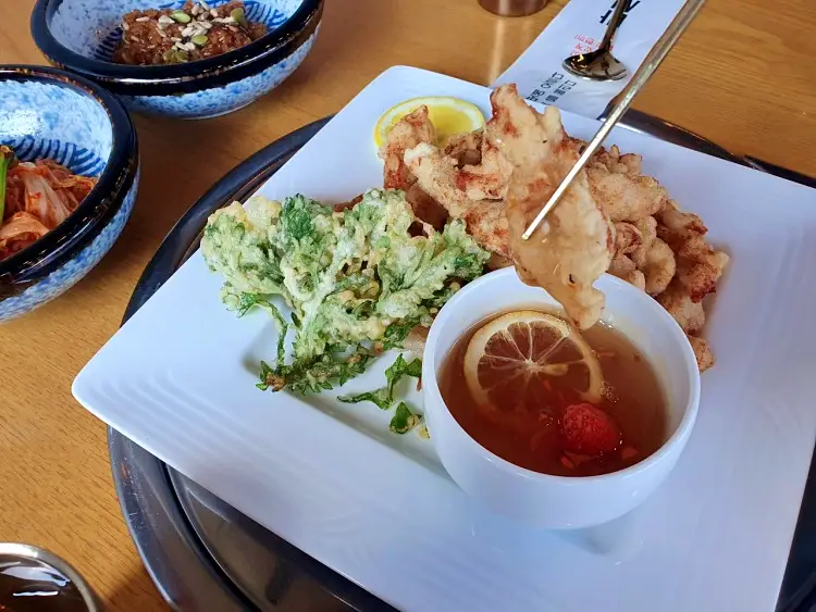 충남 공주 신의 한수 맛의 결정타 닭 요리의 신세계 불맛 직화 닭불고기, 닭고기 레몬 탕수육 탕수기 맛집 추천