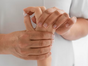 손가락 마디가 아픈 이유