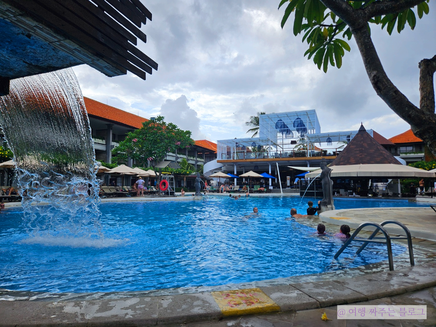 다이너스티 리조트 수영장