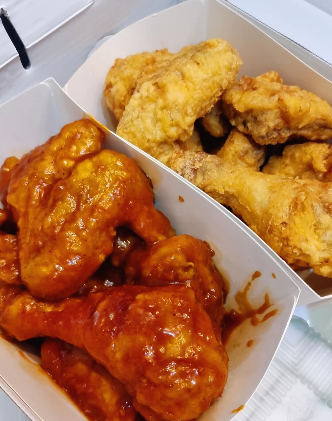 양념 후라이드 반반 치킨 양