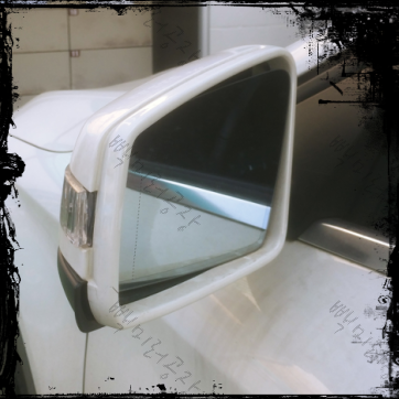 벤츠 GLA 사이드미러 커버 교체 통째로 바꾸지 말고 필요한 부분만 수리하세요