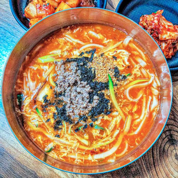 김창옥 전참시 윤두준 줄서는 칼국수집 장칼국수 강릉 맛집