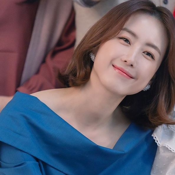 홍은희-파란옷-입은-사진
