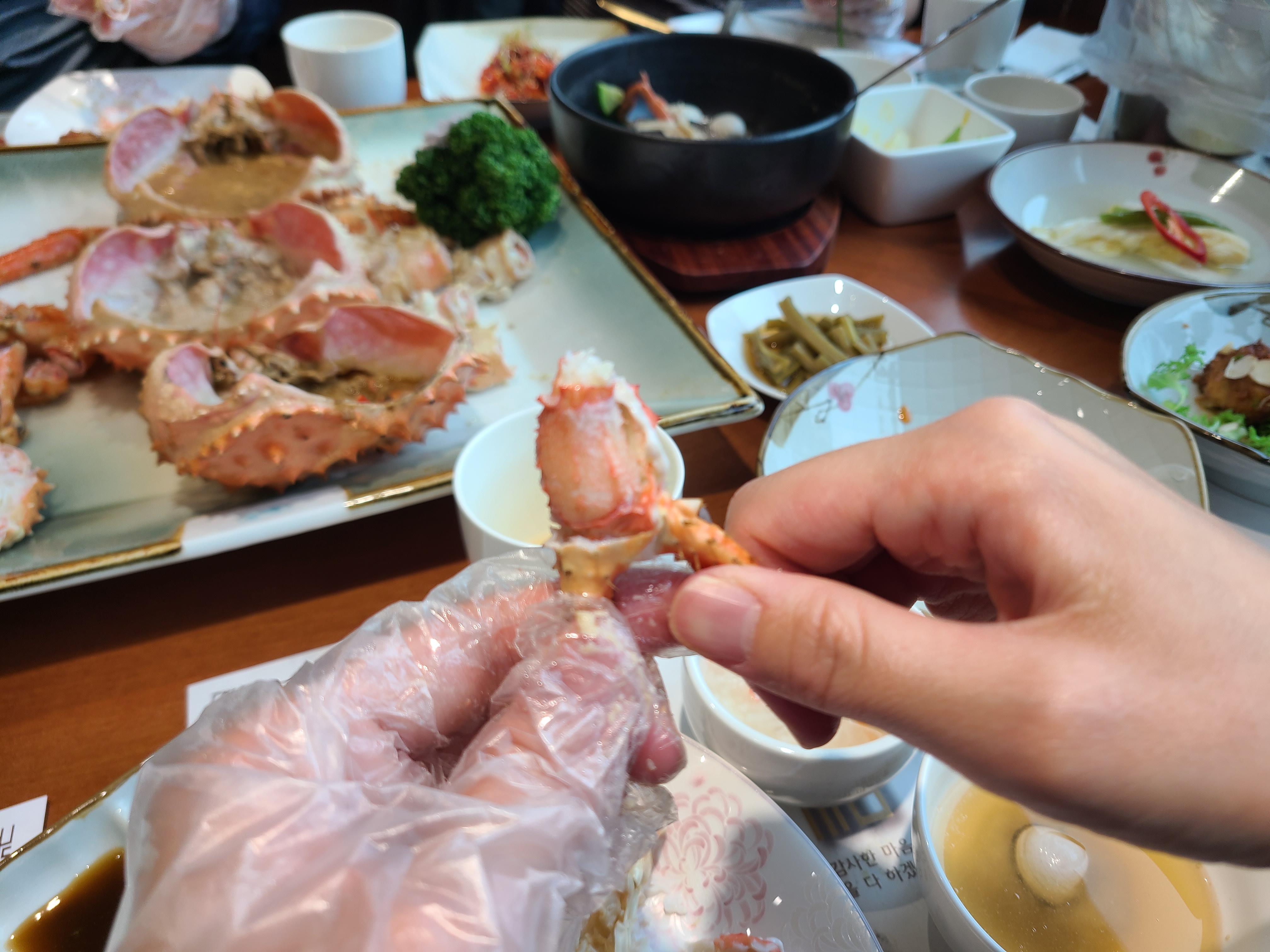 천안 대게나라 집게발에 나온 게살