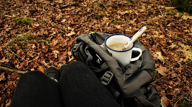 캠핑 장비 없이 즐기는 즉흥 캠핑 노하우