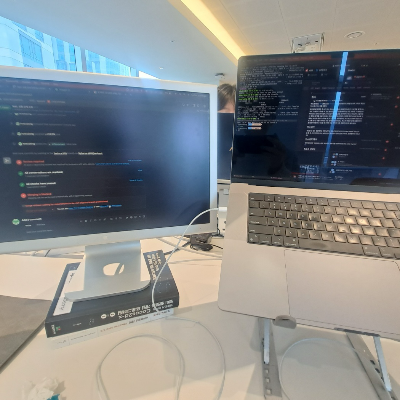 애플 모니터긴 한데 LED임