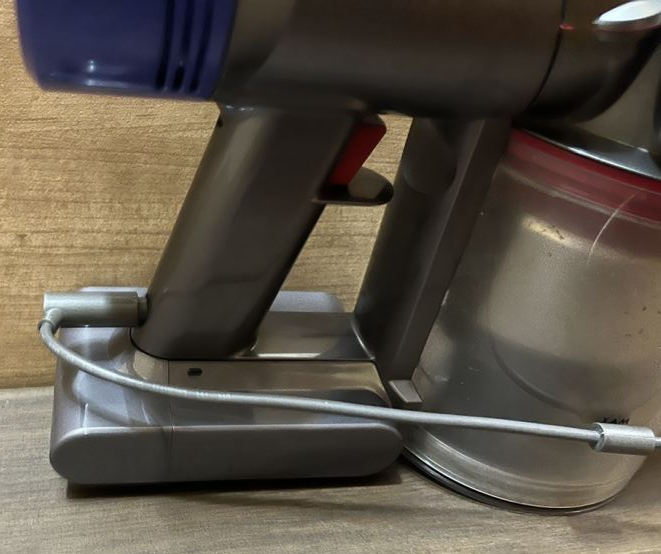 다이슨 청소기 배터리, 다이슨 배터리 빨간불, 다이슨 배터리 충전 오류, 다이슨 배터리 교체, 다이슨 배터리 수명, 다이슨 배터리 충전 문제, 다이슨 v10 배터리, 다이슨 v8 배터리, 다이슨 청소기 충전 불량