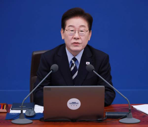 이 대통령 국무회의 공개 논란 총정리｜생중계 중단 요구 반박&middot;장관 발언 논란&middot;레드팀 뜻&middot;국무회의 영상