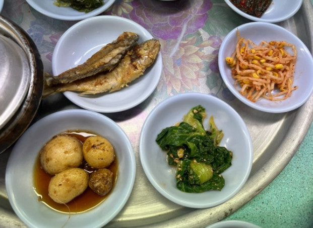 핸썸즈 경동시장 백반 맛집