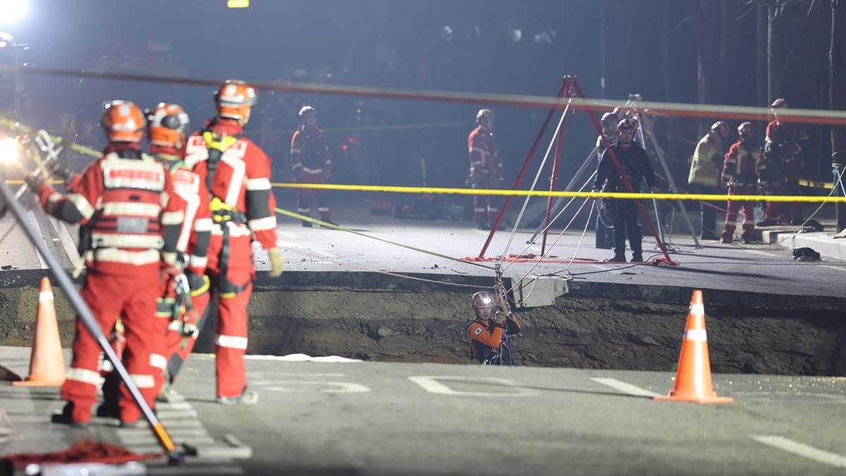 서울 강동구 싱크홀 사고 오토바이 운전자 사망