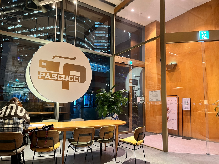 파스쿠찌 뒷문 2