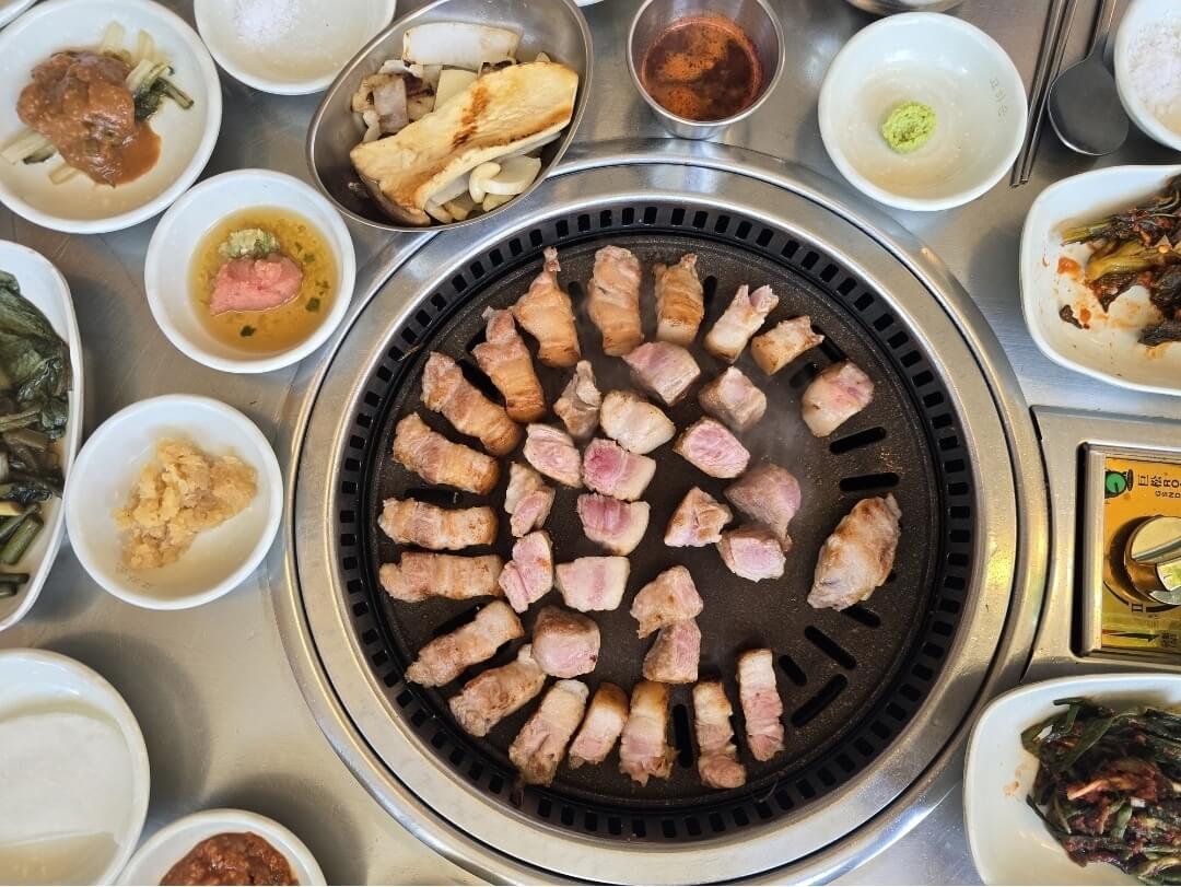 삽결살 목살 굽는 사진