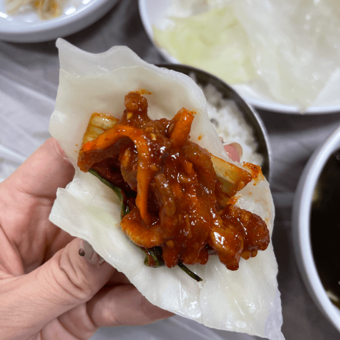 양배추쌈-위에-제육볶음