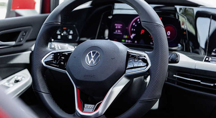 폭스바겐 운전대와 내부