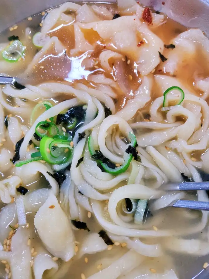 생방송 투데이 수원 남문시장 손칼국수 잔치국수 칼제비 수제비 맛집