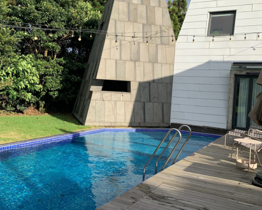 어라운드 폴리 수영장 기간