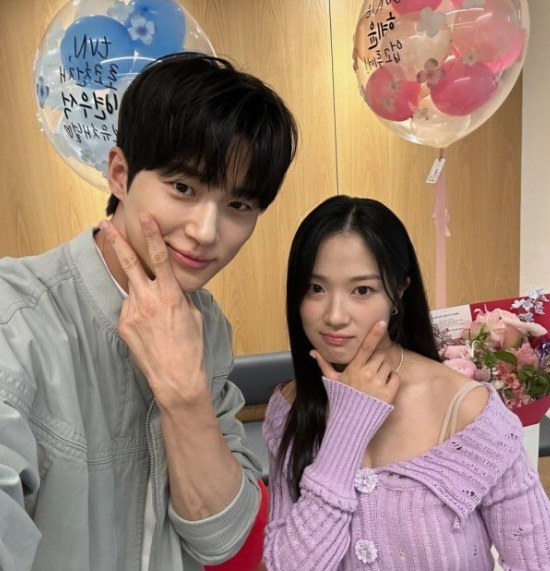 코스모폴리탄 김혜윤 화보