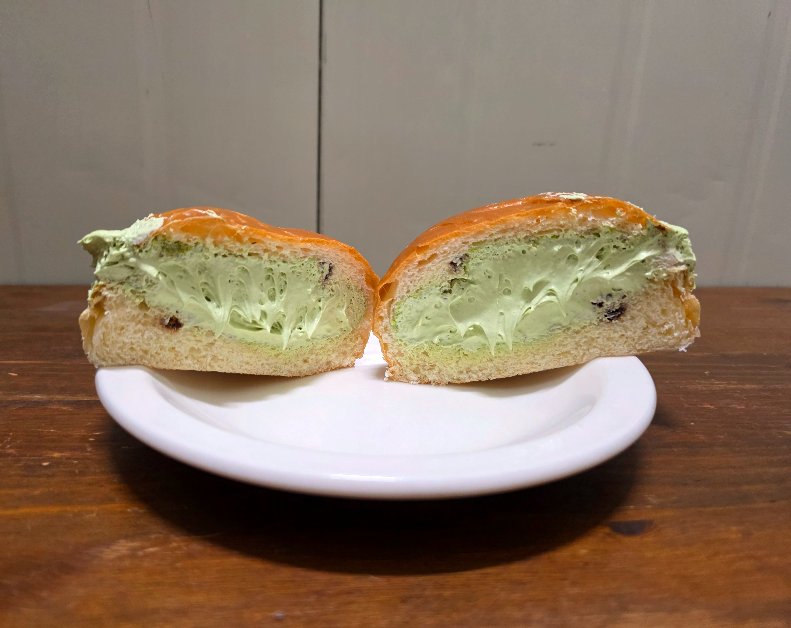 gs25서울우유초코칩피스타치오크림빵